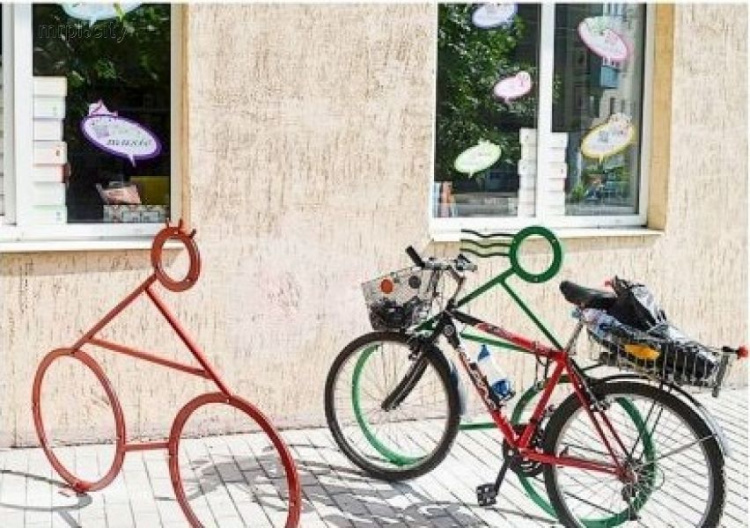 Для 800 школьников мариупольской Сартаны оборудуют велопарковку (ФОТО+ВИДЕО)