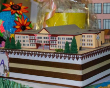 Греческой школе в Мариуполе, которую открывал Леонид Кучма, исполнилось 20 лет (ФОТО)