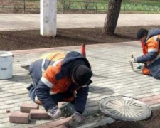 В Мариуполе обновляют тротуарное покрытие: где можно прогуляться с комфортом
