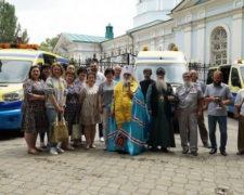 УПЦ и Фонд Вадима Новинского передали 5 машин скорой помощи Николаевской громаде