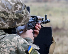 Украинские позиции на Донбассе обстреливали из гранатометов и минометов