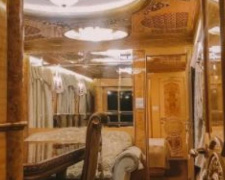 Как выглядит вагон-салон поезда Мариуполь-Рахов, поездка в котором обойдется в десятки тысяч гривен?