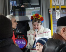 В Мариуполе появились трамваи и троллейбусы с «сюрпризом» (ФОТО)