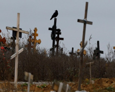 Масові поховання в Маріуполі – окупанти знищують архіви, аби приховати вбивства мирних жителів