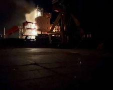 В Мариуполе оккупанты обстреляли иностранное судно. Есть раненые (ДОПОЛНЕНО)