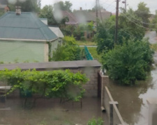 Непогода в Мариуполе: уровень моря поднялся на метр, подтоплены дома, оборваны провода