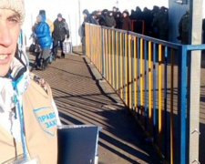 Верховный комиссар ООН по делам беженцев своими глазами увидел очереди на  КПВВ  "Майорск"