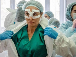 В Украине за сутки в больницу с COVID-19 попали почти 2 тысячи пациентов