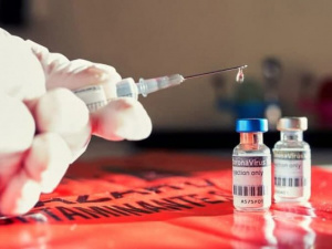 В Украине запретили поставку российской вакцины от коронавируса