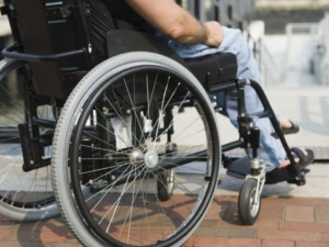 В Украине выросли надбавки для людей с инвалидностью