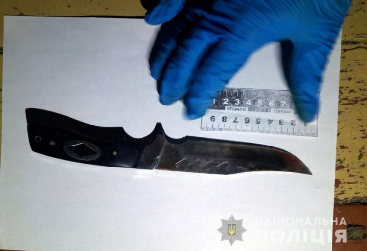 После убийства знакомого мариуполец взял в заложницы свою дочь и угрожал полиции