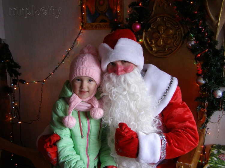 Мариупольскому Деду Морозу дети и взрослые написали сотни писем (ФОТО+ВИДЕО)