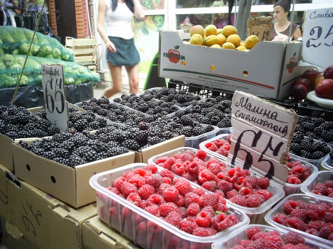 На рынках Мариуполя продают «золотые» помидоры по цене 35 гривен за килограмм!