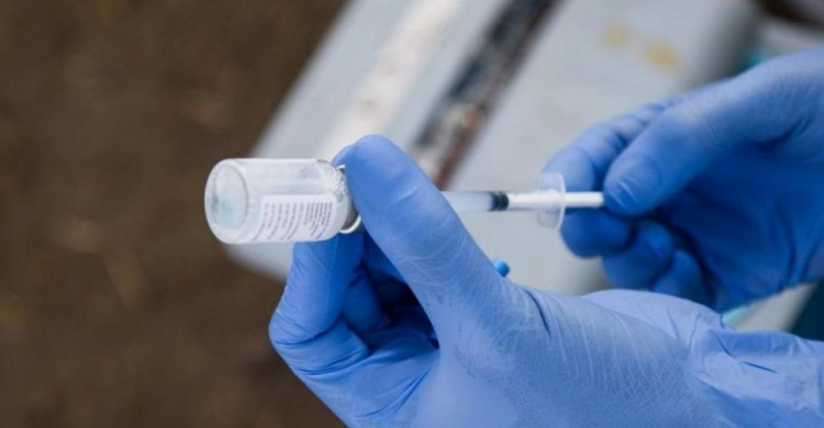 Мариупольские медработники, переболевшие коронавирусом, утверждают: «Нужно вакцинироваться»