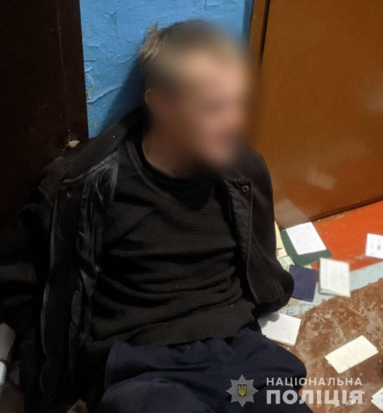 После убийства знакомого мариуполец взял в заложницы свою дочь и угрожал полиции