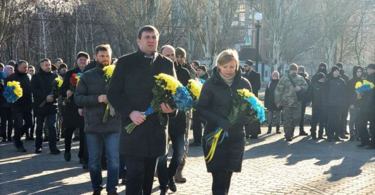 В Мариуполе торжественно отметили 103-летнюю годовщину единения украинского народа