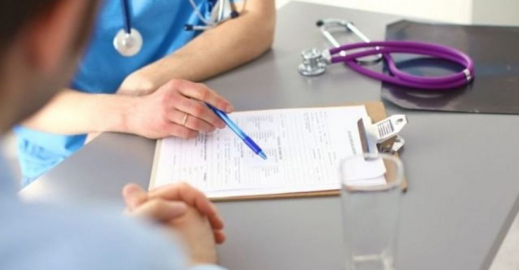 Украинцы смогут бесплатно и без направлений обращаться к некоторым врачам