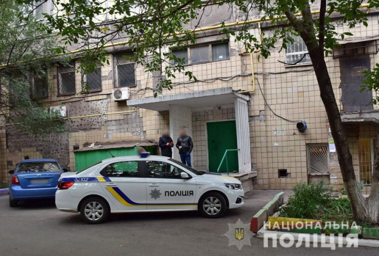 После убийства знакомого мариуполец взял в заложницы свою дочь и угрожал полиции