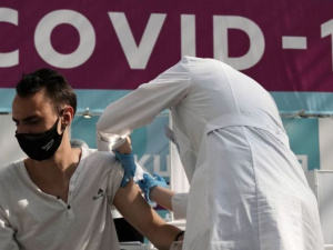Чимало людей в світі помре: експерти закликали відмовитися від третьої дози вакцин проти коронавірусу