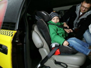 Есть ли в такси Мариуполя детские автокресла?